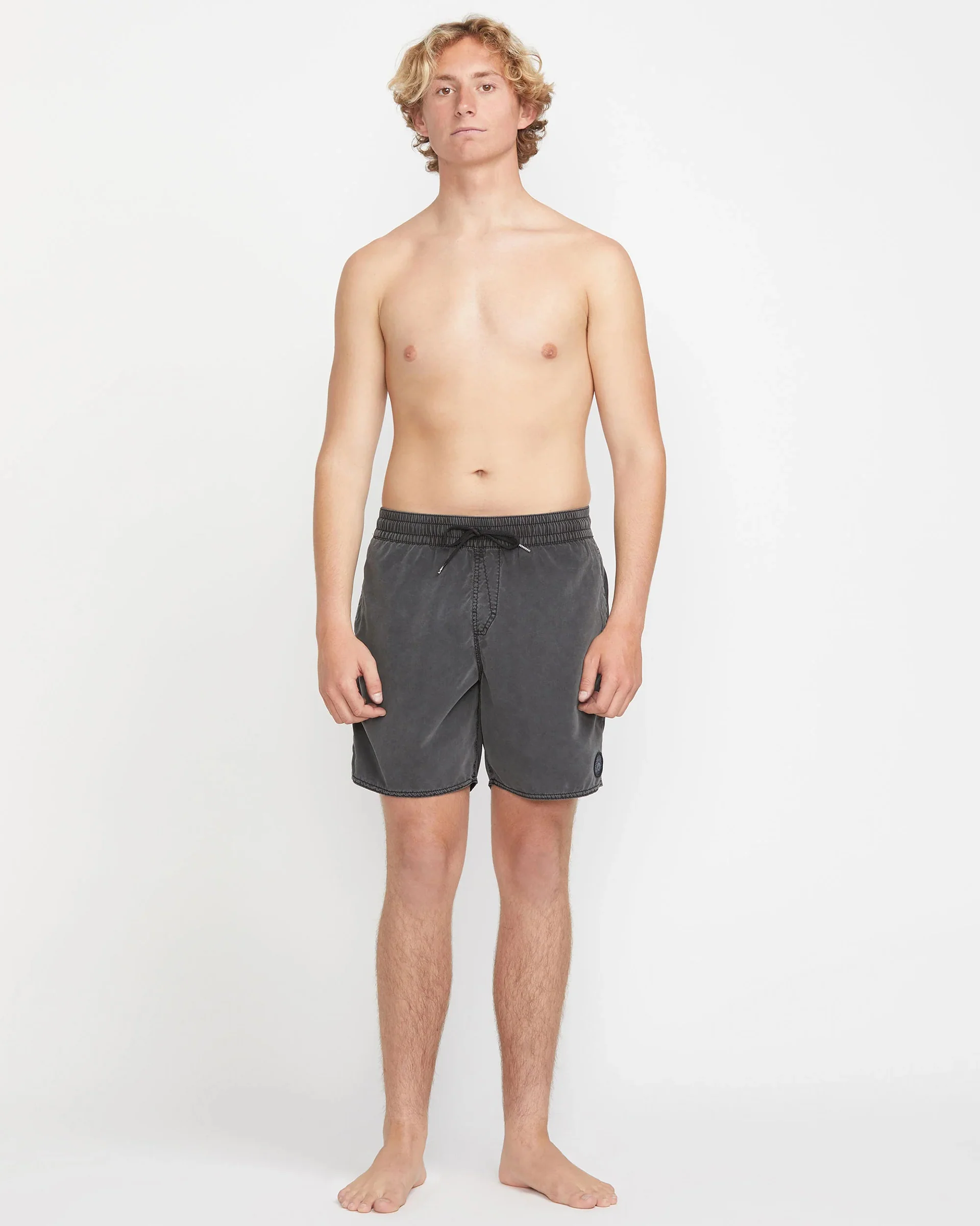 Center Trunks 17" - Black - Image 4