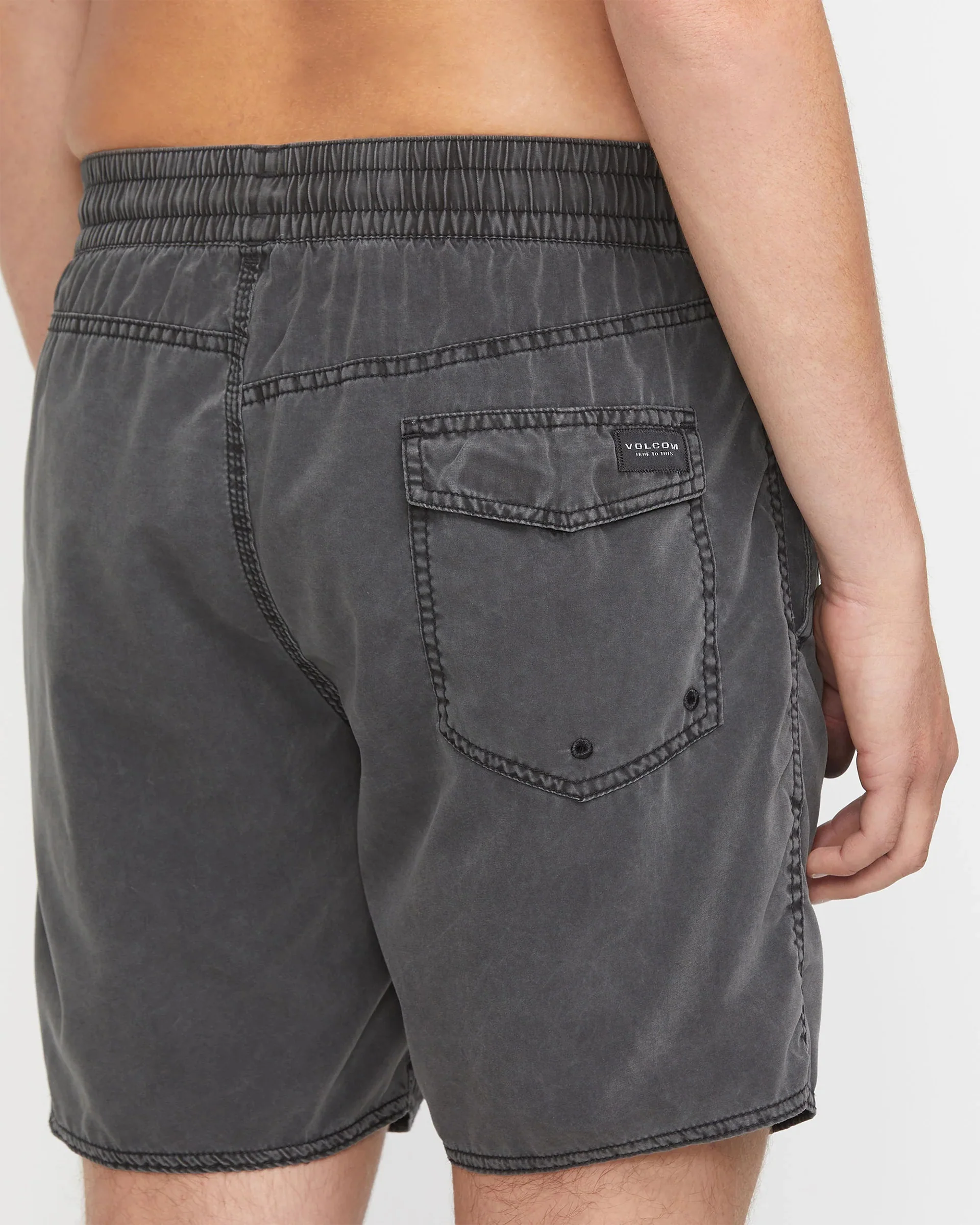Center Trunks 17" - Black - Image 6