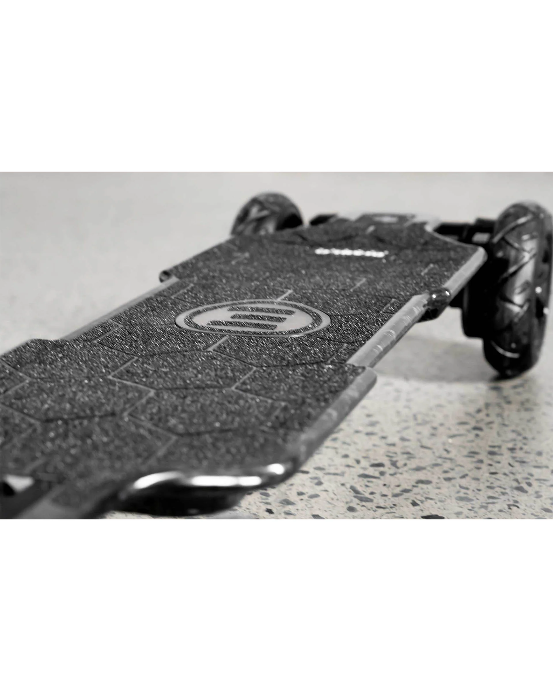Diablo Carbon All Terrain Electric Skateboard - Image 6
