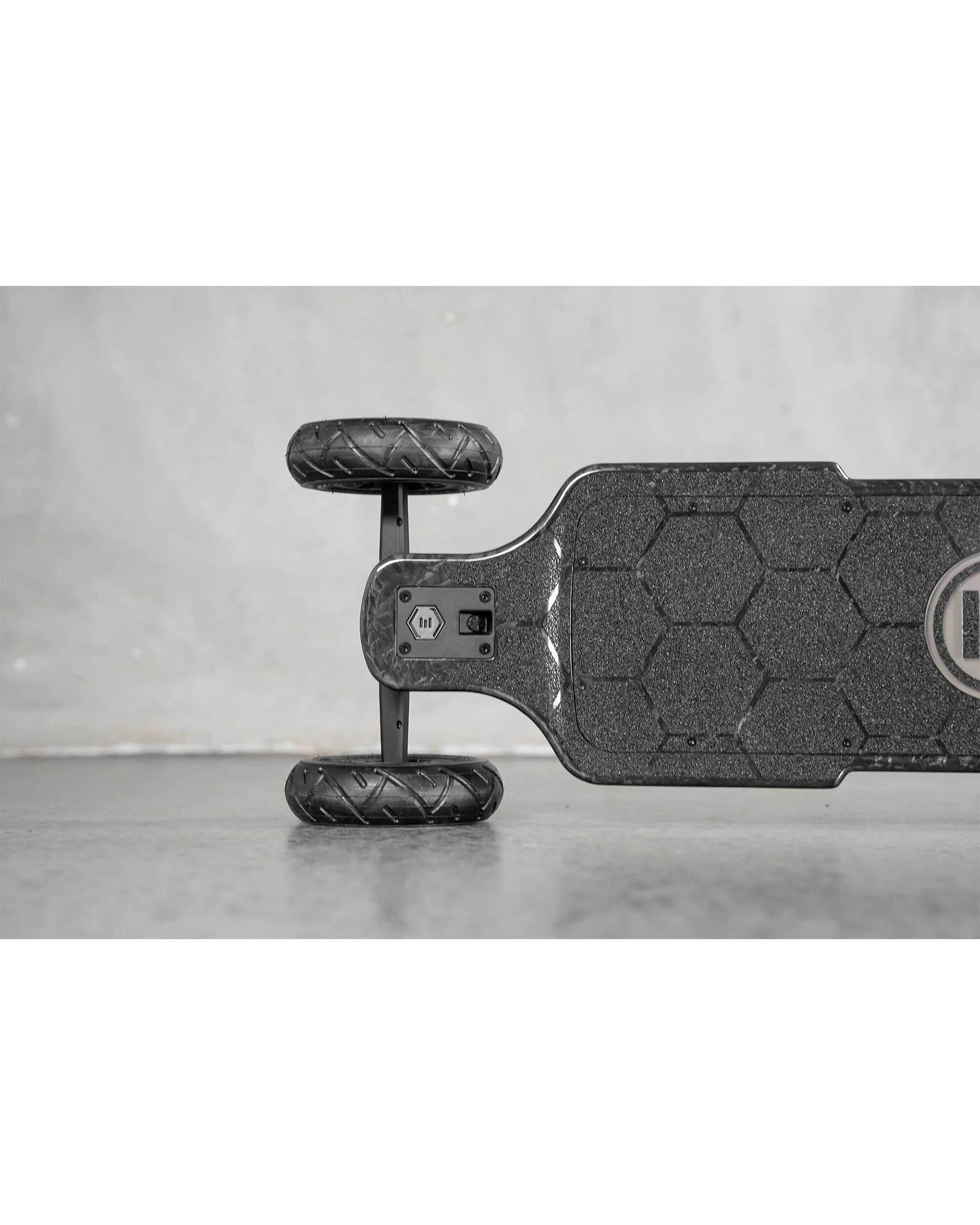 Diablo Carbon All Terrain Electric Skateboard - Image 7