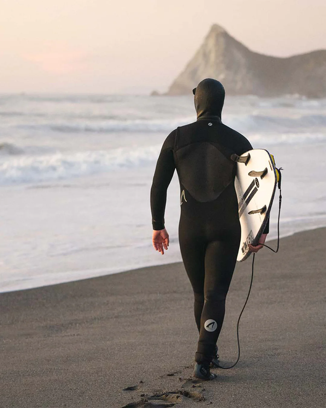 Evade 4.3 Hooded Chest Zip Winter Wetsuit - Image 7