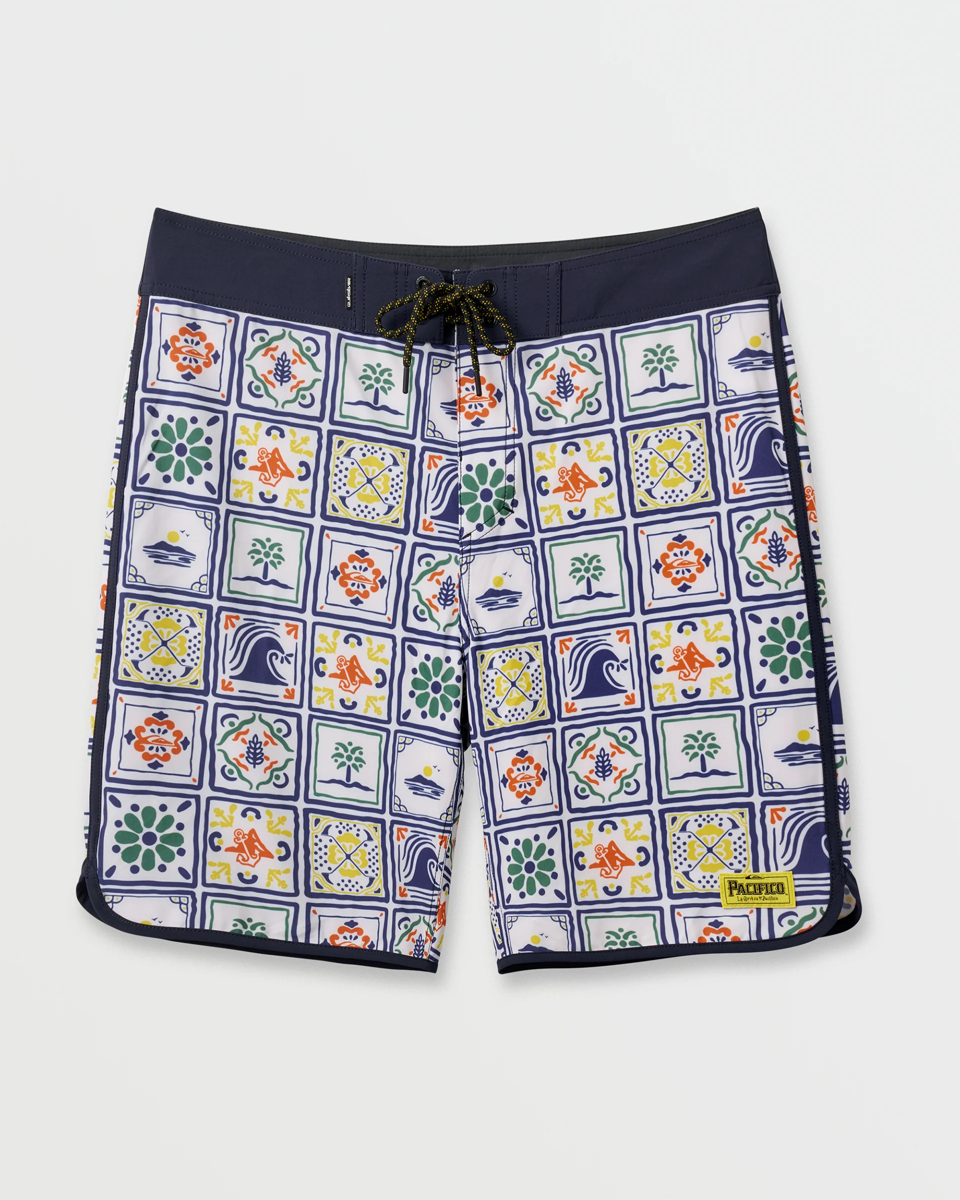Pacifico Scallop 19" Boardshorts - White