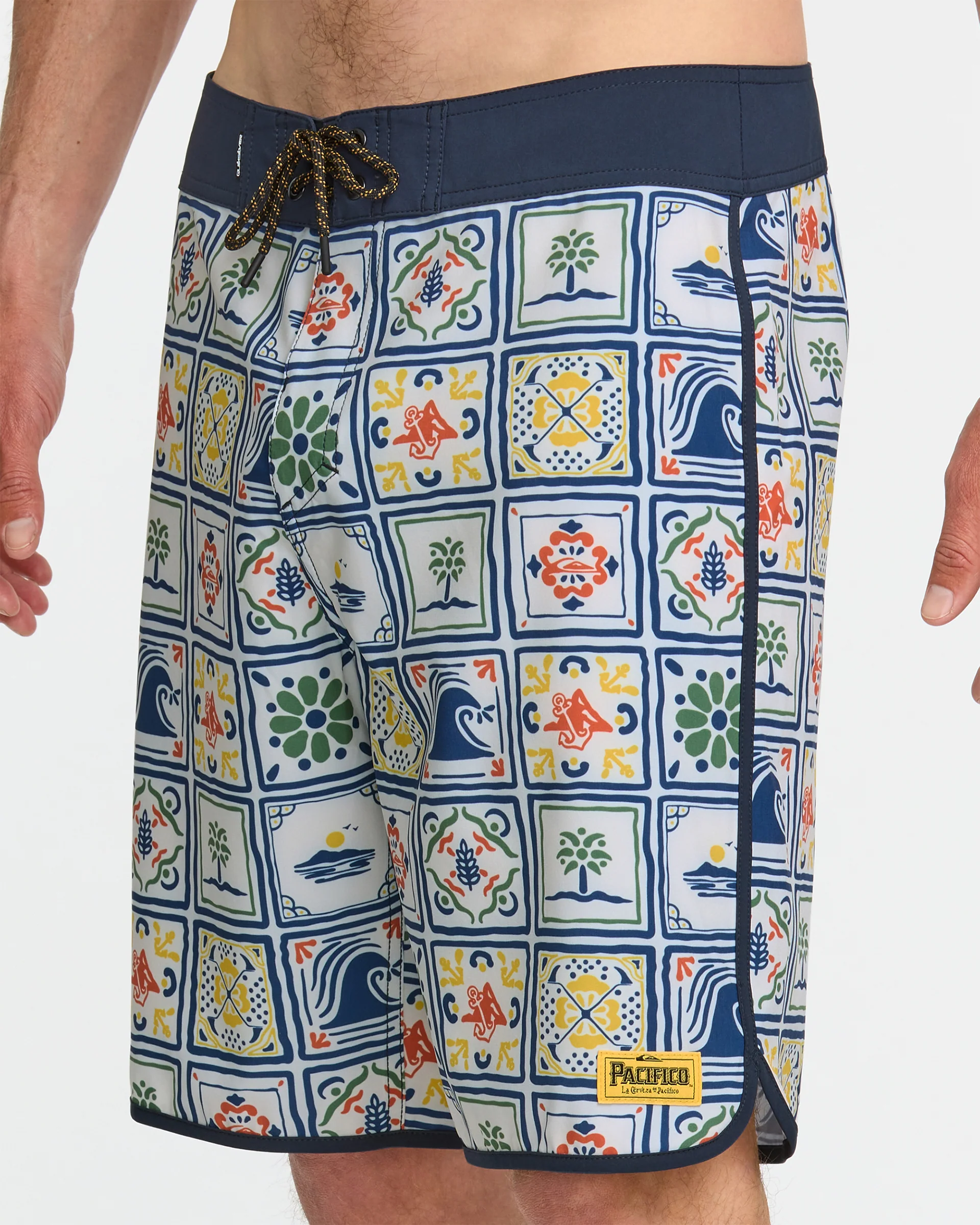 Pacifico Scallop 19" Boardshorts - White - Image 3