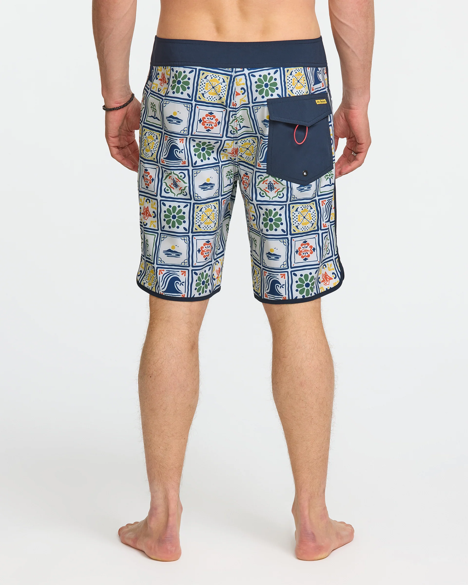 Pacifico Scallop 19" Boardshorts - White - Image 4