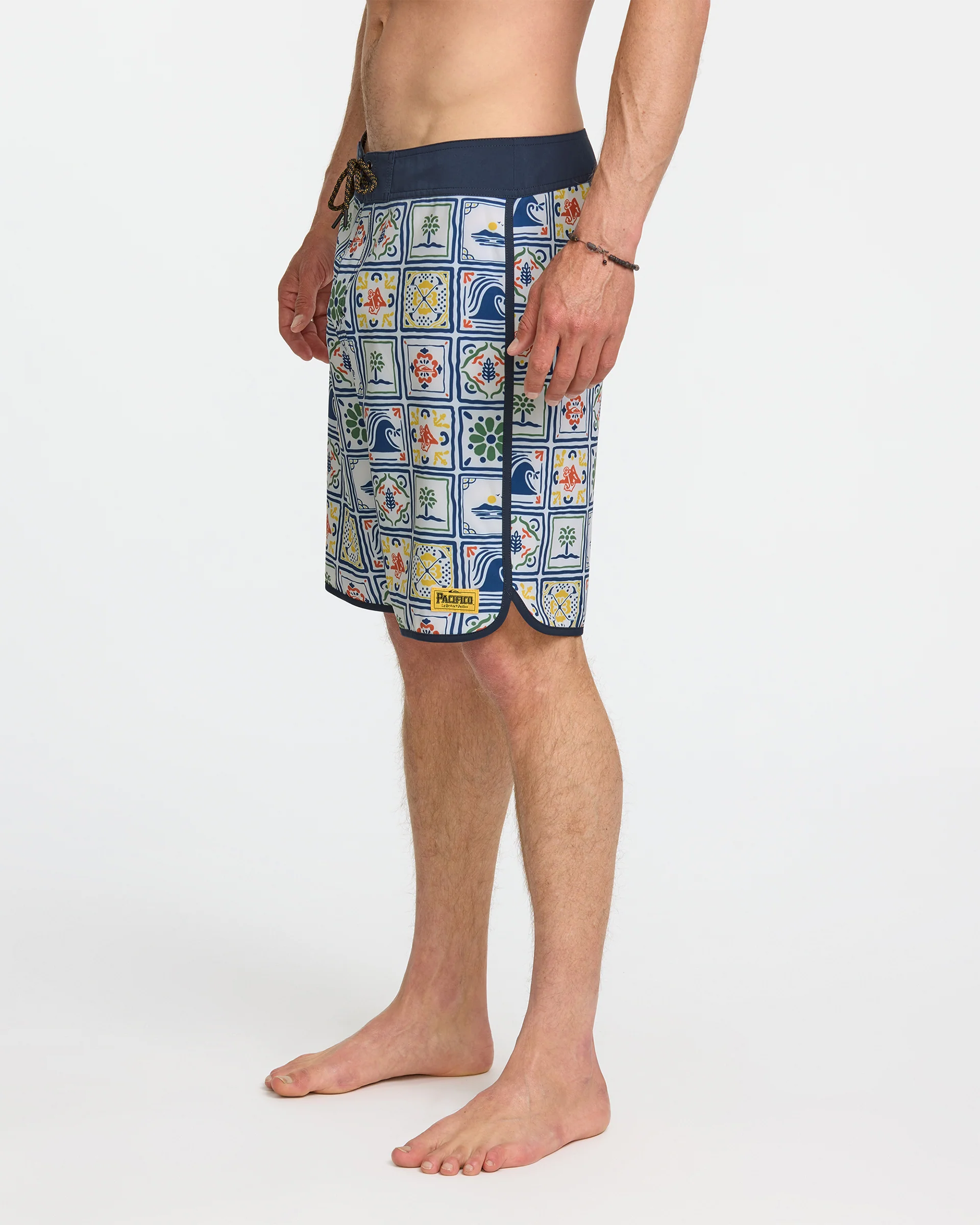 Pacifico Scallop 19" Boardshorts - White - Image 7