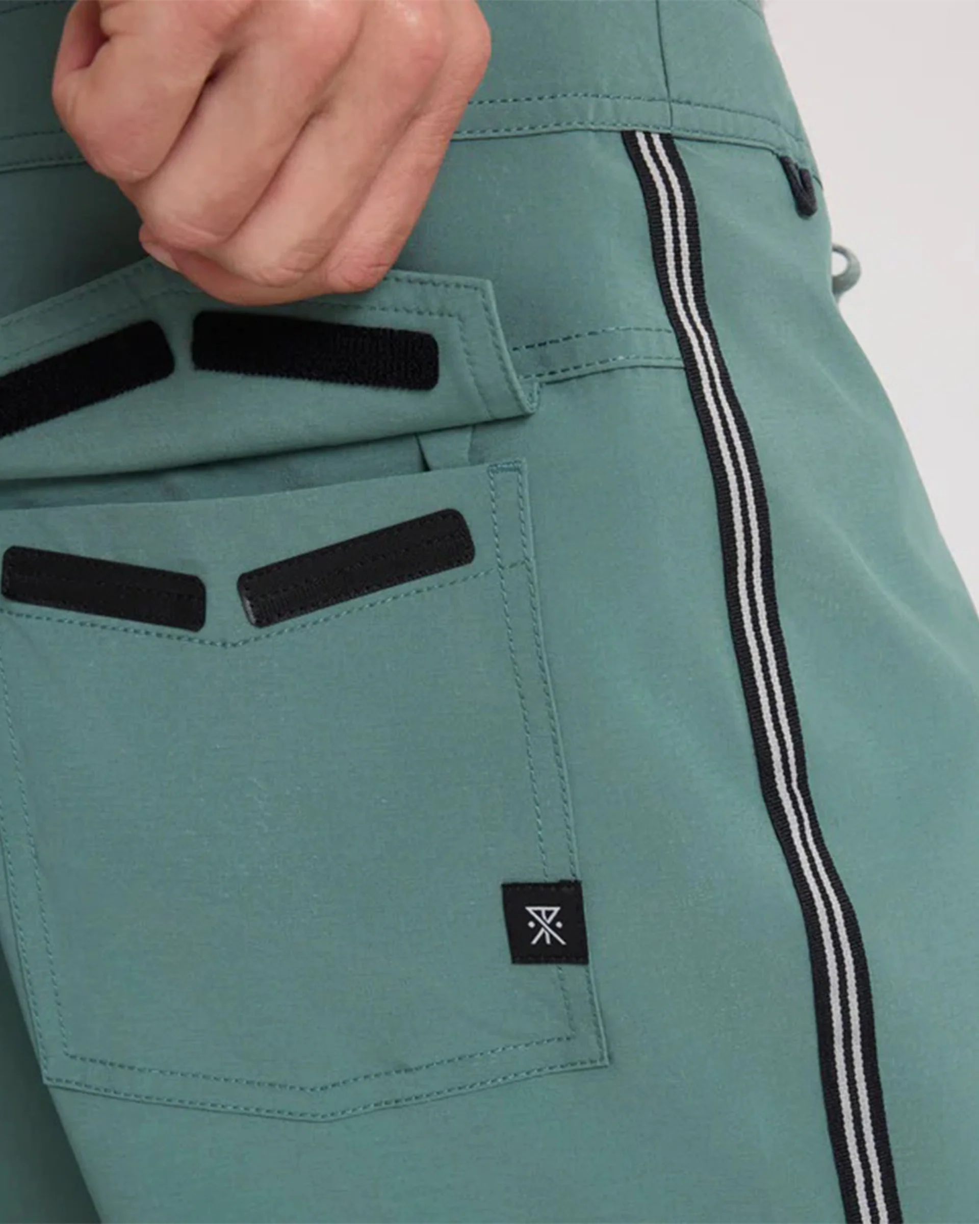 Passage 18.5" Boardshorts - Image 23