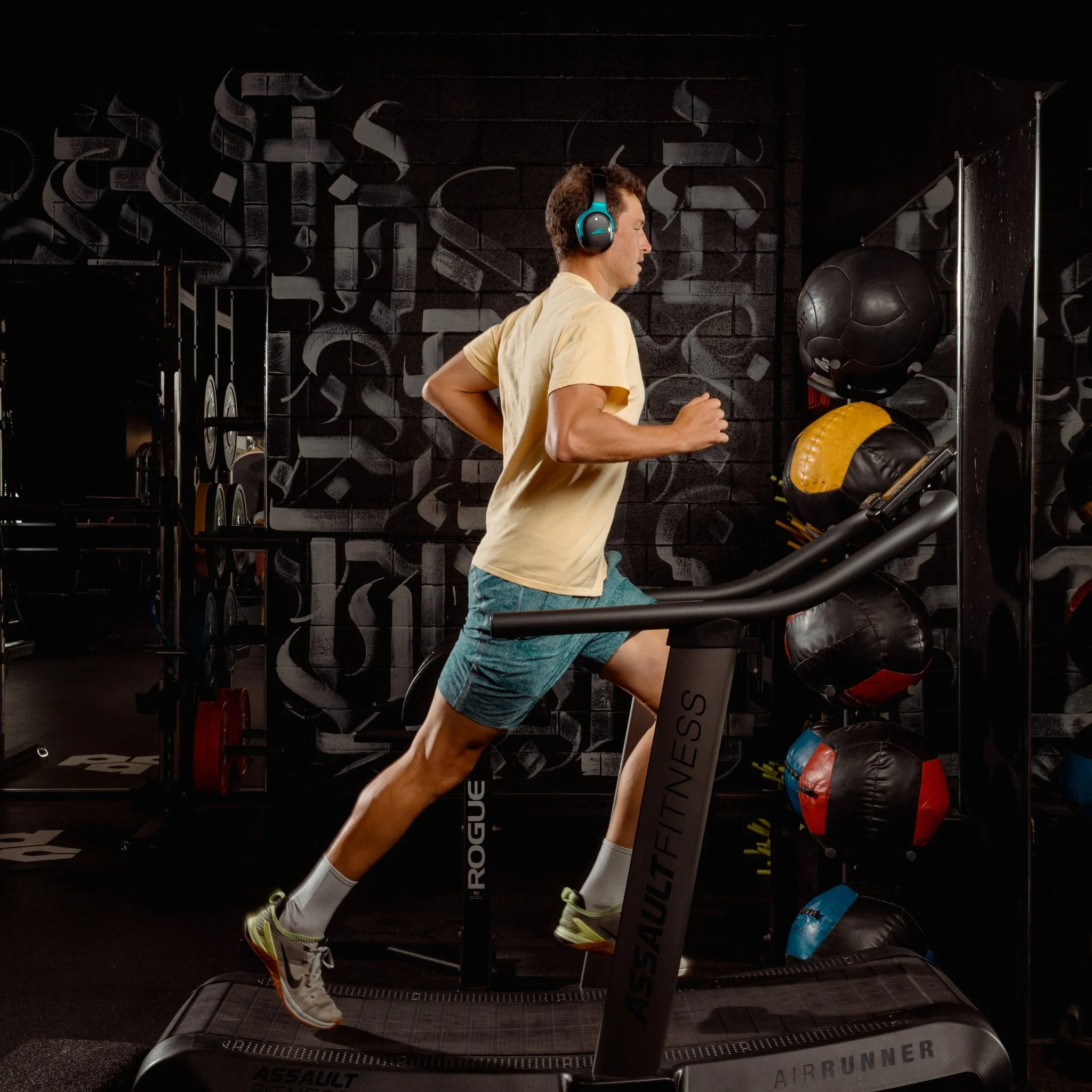 RIPT ULTRA Headphones - Image 9