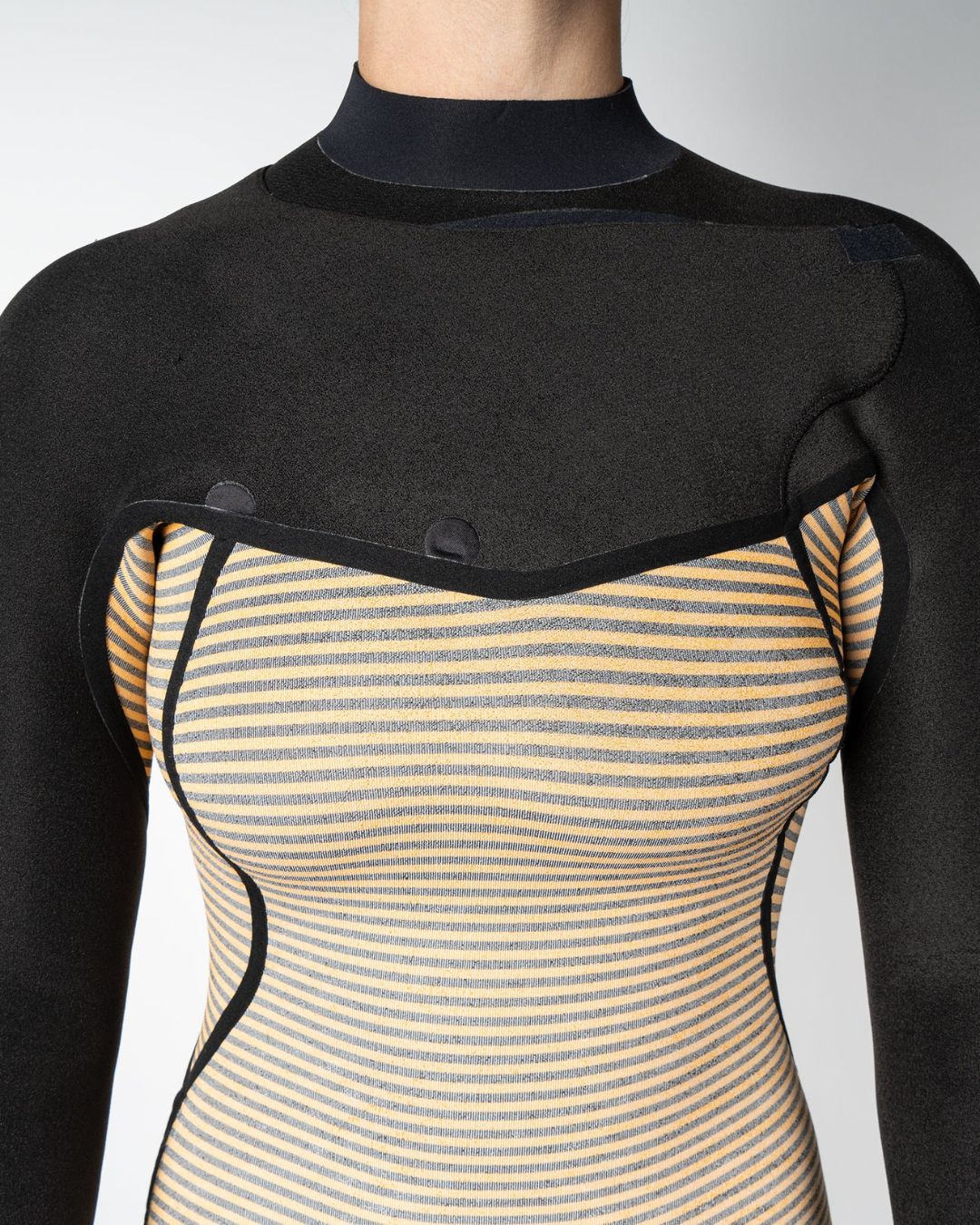 Women's Comp+ 4/3mm Chest Zip Fullsuit - Image 5